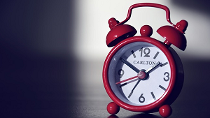 alarm-clock-red-E 目覚まし時計
