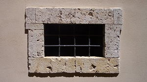 prison-window-l 牢屋の窓