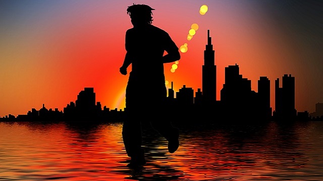 TN-silhouette-run-escape-man 逃走